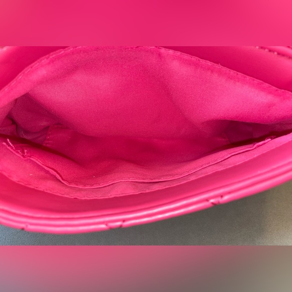 Badgley Mischa Vegan Leather Hot Pink Quilted Messenger Pearl Bag - Picture 8 of 12